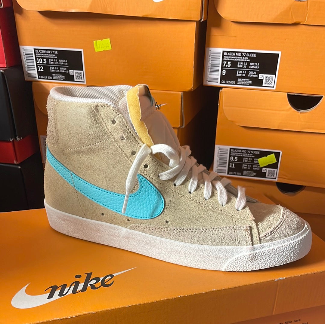 ナイキNike Blazer Mid '77 SE Sneakersスニーカー 893F570C-BD50-46F0-9A28-