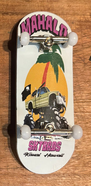 Monster truck fingerboard